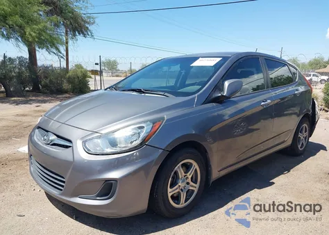 2013 Hyundai Accent Gs z USA, uszkodzony, nr VIN KMHCT5AE2DU121327